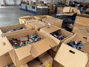 Robson Kay - Auction Date: 2025-07-22 - Category: 300 pallets of loose LEGO BRICK