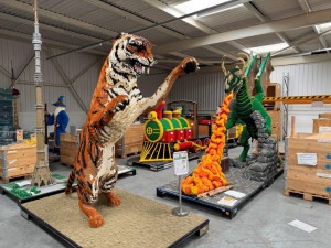 Robson Kay - Auction Date: 2025-07-22 - Category: 60 LEGO Sculptures