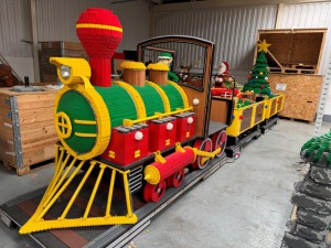 Robson Kay - Auction Date: 2025-07-22 - Category: 60 LEGO Sculptures