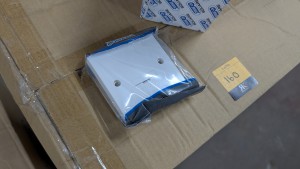 Robson Kay - Auction Date: 2026-04-21 - Category: Electrical Sockets, Switches & Lighting