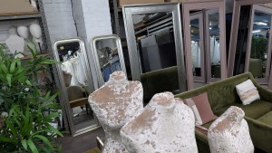 Robson Kay - Auction Date: 2026-06-23 - Category: Wedding Dresses & Accessories