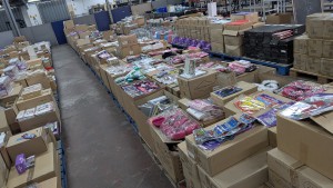 Robson Kay - Auction Date: 2026-08-04 - Category: Large Quantity of Greetings Cards and other Giftware Tradestocks